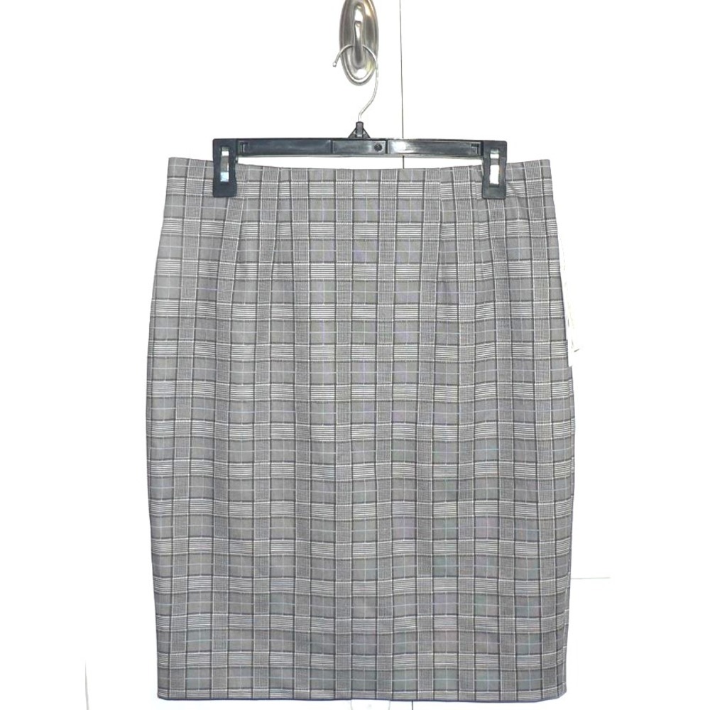 Amanda + Chelsea Women's Comfort Waist Modern Fit Pencil Skirt in Grey Plaid Med